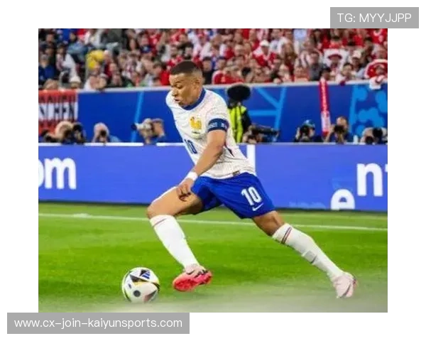 姆巴佩冲刺训练曝光:速度比以往更猛一档 姆巴佩冲刺训练曝光:速度比以往更猛一档