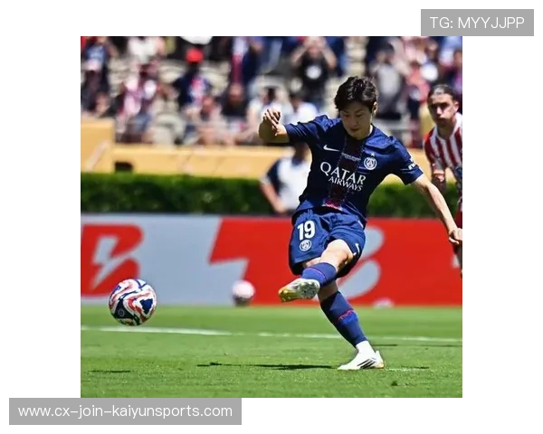 AC米兰锋线在比赛中不断寻找突破点