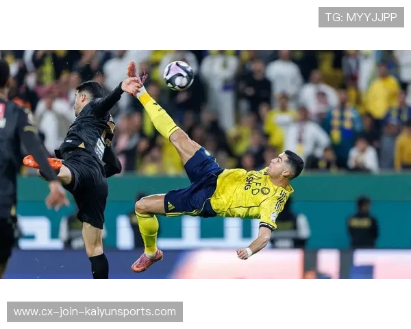 C罗倒钩差点破门,全场惊呼不断