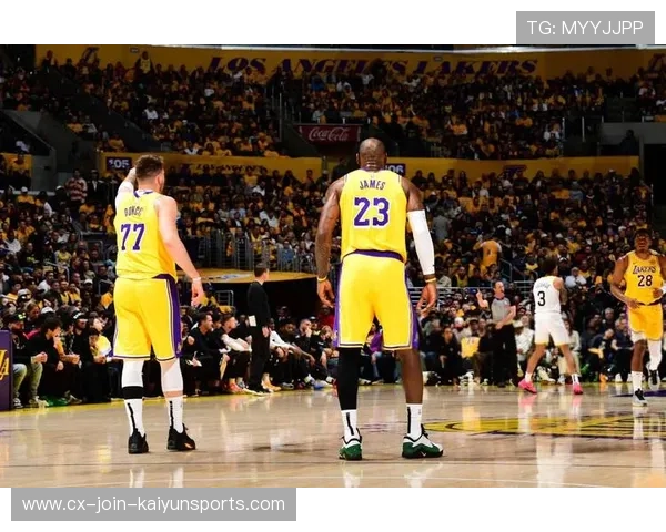 东契奇领衔狂潮!哈克斯火力全开湖人新援惊艳亮相西部格局悄然改变 东契奇领衔狂潮!哈克斯火力全开湖人新援惊艳亮相西部格局悄然改变