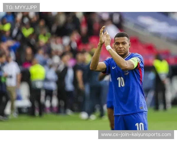 姆巴佩关键时刻完成抽射赢得喝彩