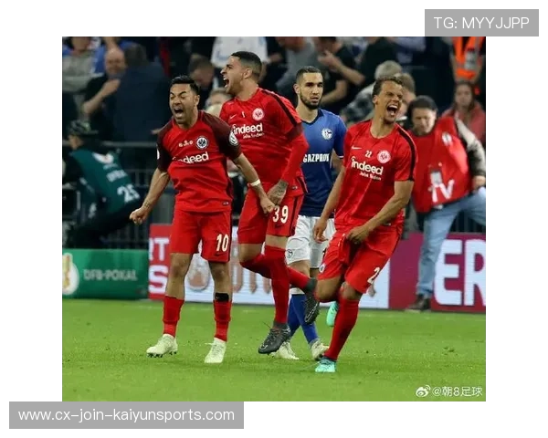 法兰克福前场逼抢导致多次失误